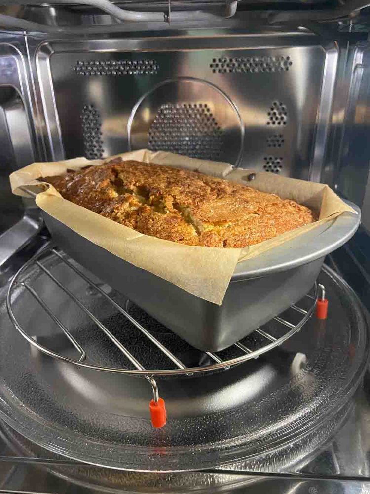 https://www.harveynorman.com.au/blog/assets/Banana-Bread-Recipe-for-Breville-the-Combi-Wave-3-in-1-1-750x1000.jpg