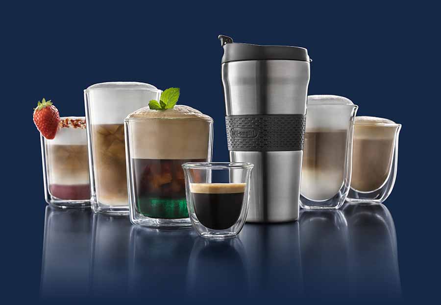 Многочисленные напитки, приготовленные с помощью кофемашины DeLonghi Eletta Explore.