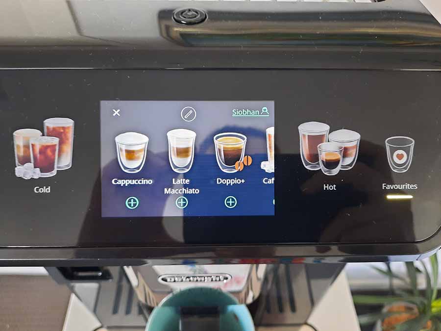 Сенсорный экран DeLonghi Eletta Explore.