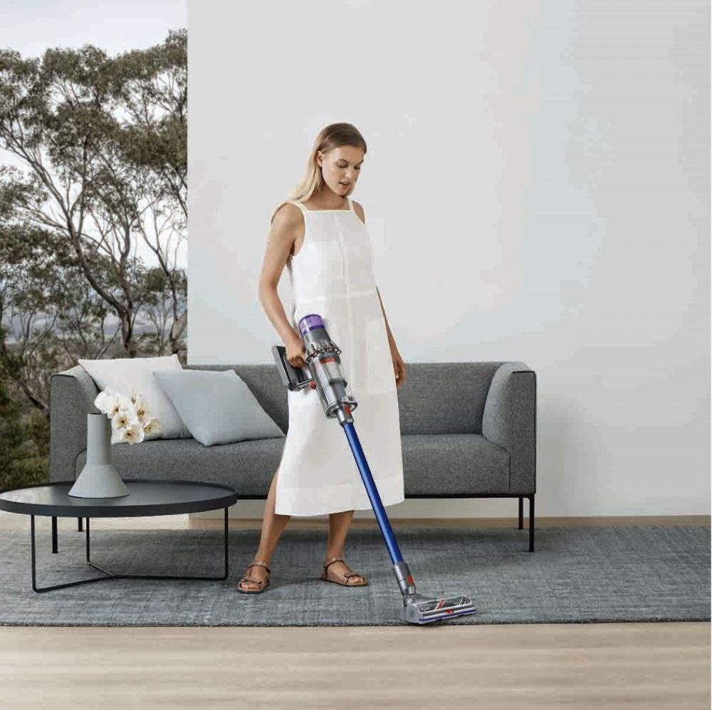 Dyson V11 Outsize vs Dyson V11 | Harvey Norman