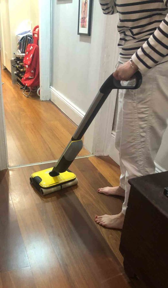 Karcher FC 7 Cordless Automatic Hard Floor Cleaner Perfect for Laminate,  Wood