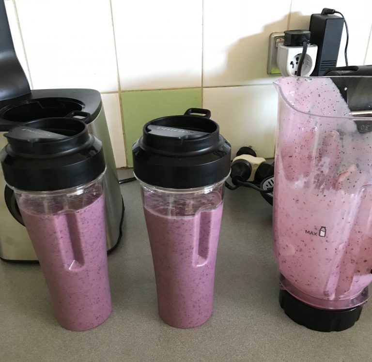 Blending Reinvented Introducing the Philips Vacuum Blender Harvey Norman