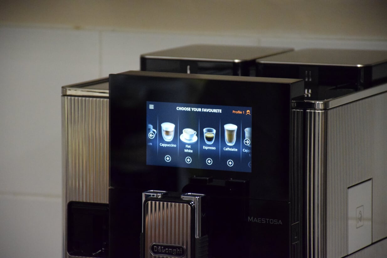 Home Barista Service with the De’Longhi Maestosa Coffee Machine