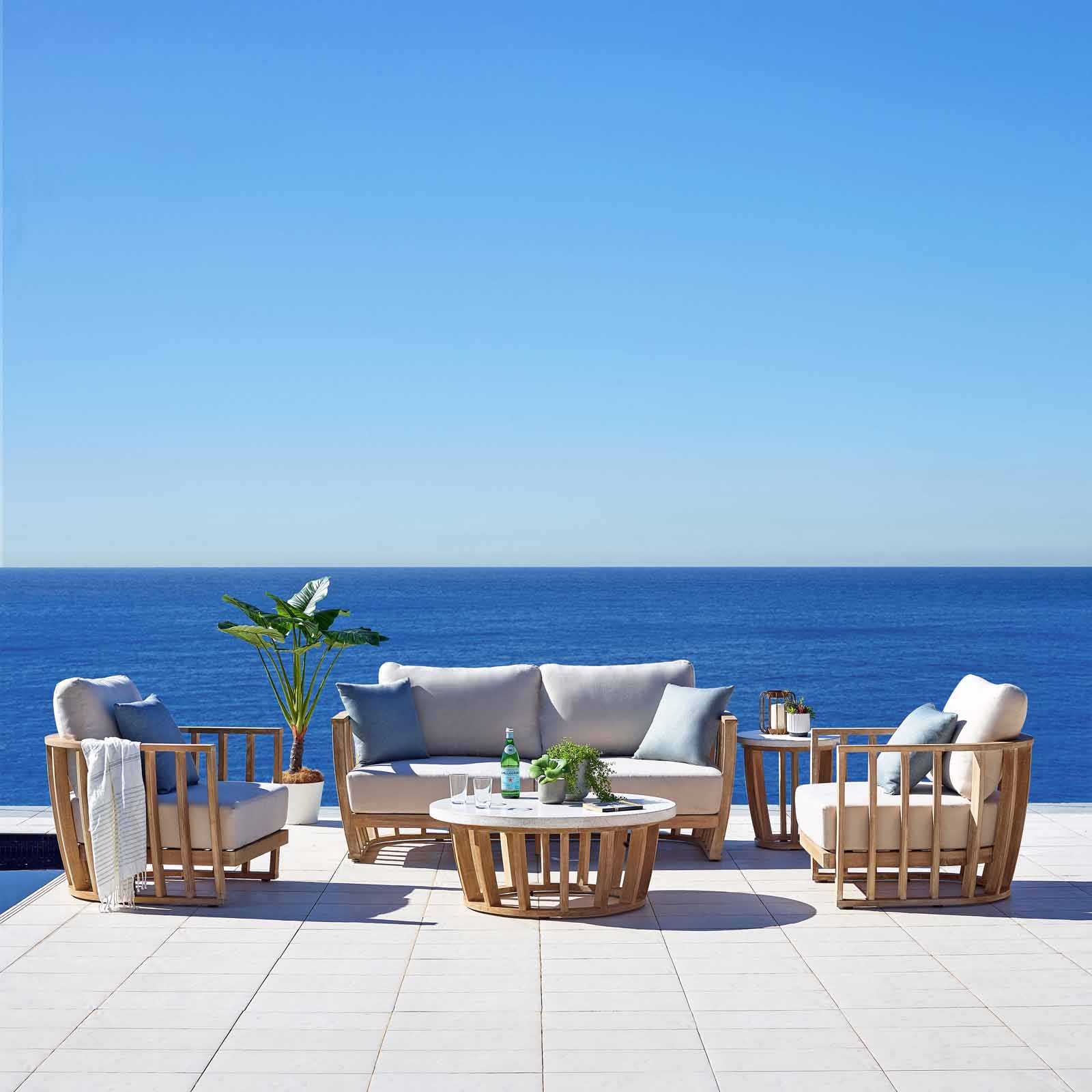 Outdoor Furniture and BBQs that are perfect for Spring Entertaining