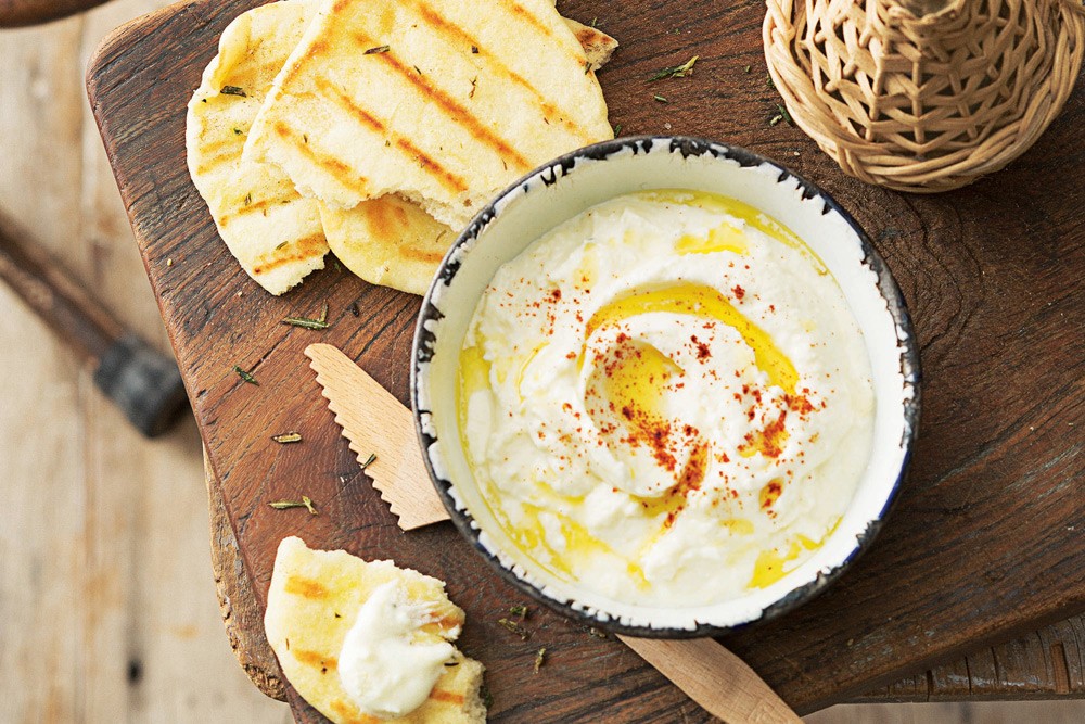 blender-dip-roasted-garlic-and-yoghurt-dip