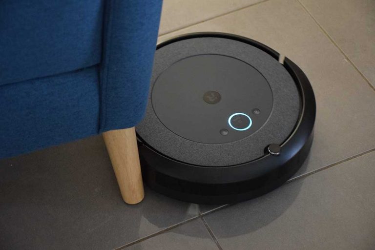 iRobot Roomba i3+ Robotic Vacuum Makes Life Simpler Harvey Norman