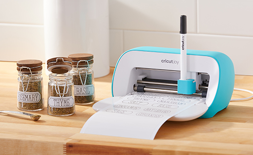 https://www.harveynorman.com.au/media/wysiwyg/brand-pages/cricut/Cricut-Joy-hero.jpg