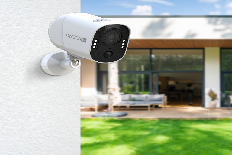 Swann Xtreem4K Wireless Security Camera with 32GB Micro SD Card