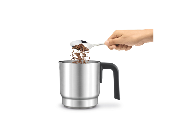 https://www.harveynorman.com.au/media/wysiwyg/product/featured/BrevilleTheChocAndCino/milk-frother-convenient-design.png