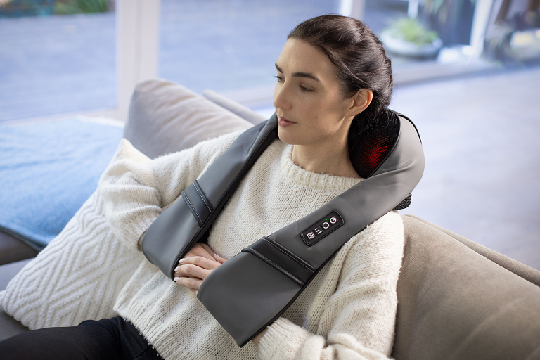 Cordless Shiatsu Talk Voice Controlled Neck and Shoulder Massager with Heat  - Homedics