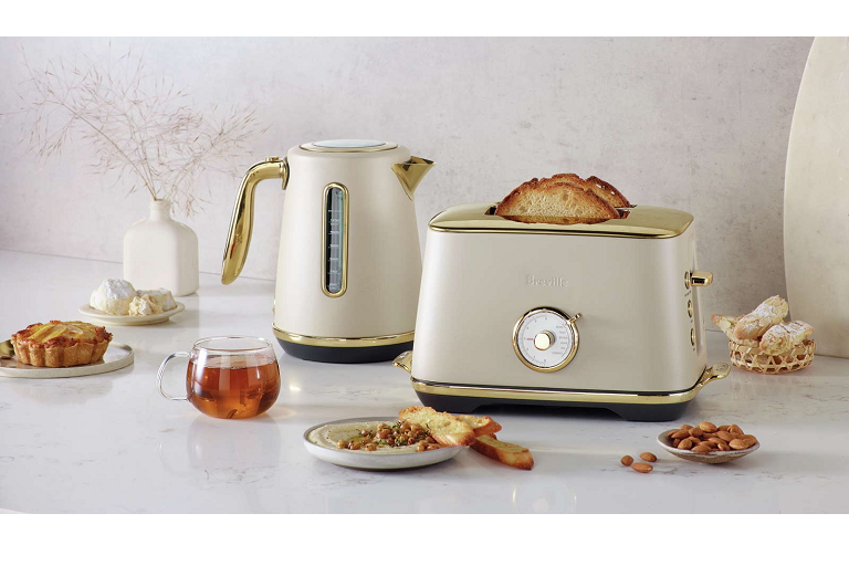 Breville the Toast Select Luxe Brass 2 Slice Toaster Damson Blue
